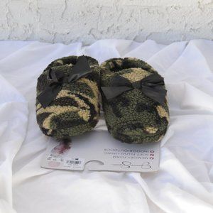 NWT Jessica Simpspn Slippers